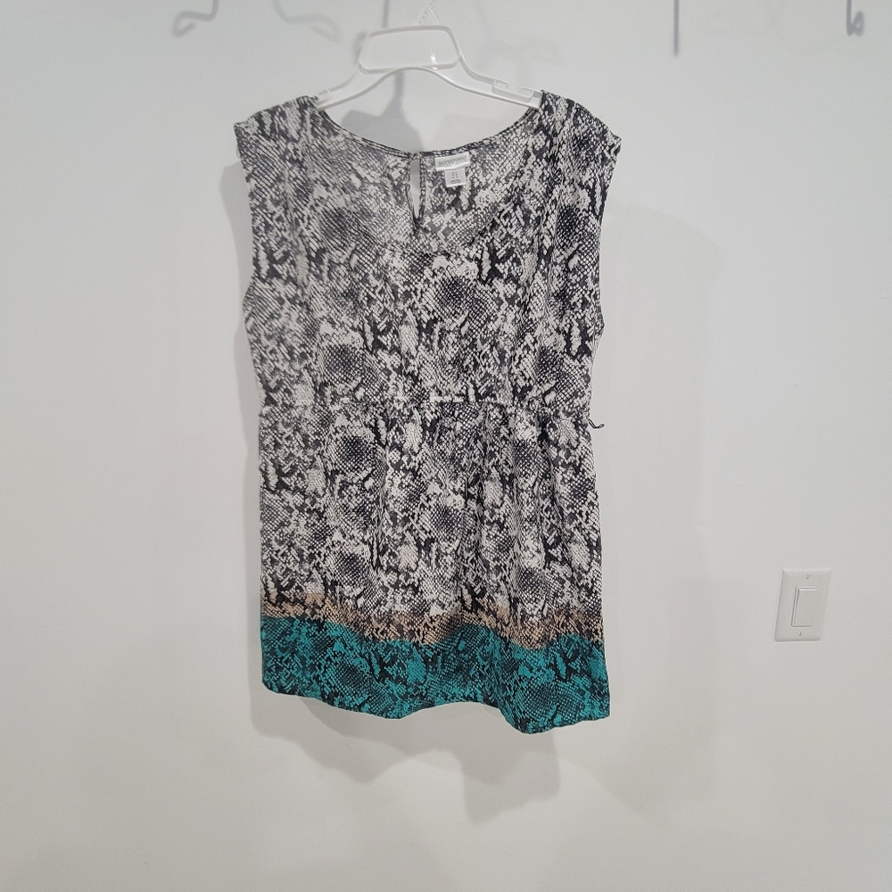 Motherhood Maternity Black and White Tunic with Teal Accent / Size L / Snakeskin